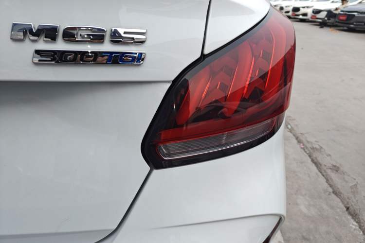 Used MG 5 2023 300TGI DCT Deluxe Edition