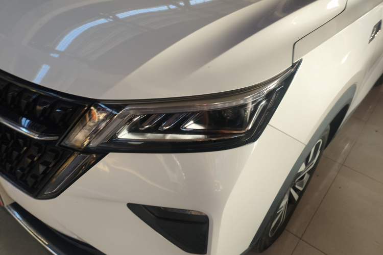 Used Wuling Asta 2022 2.0L DHT Electric-Speed Version
