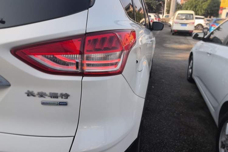 Used Ford Kuga 2013 2.0L GTDi Four-Wheel-Drive Sport Model
