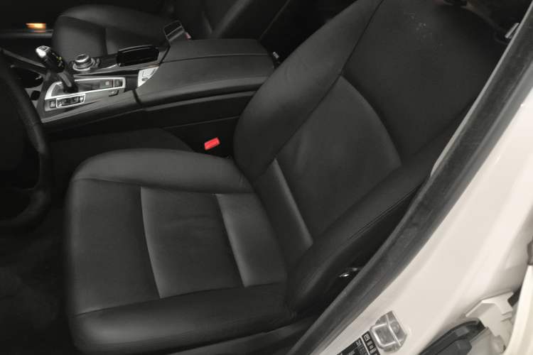 Used BMW 5 Series 2014 520Li Elegant Model
