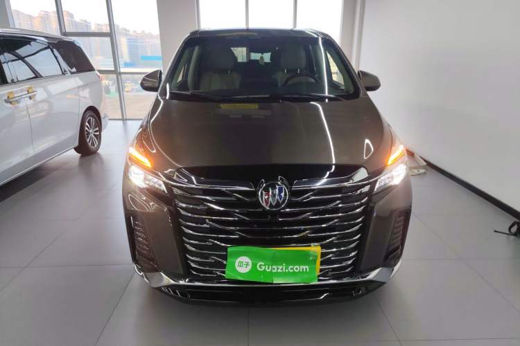 Used Buick GL8 2023 Land Executive Class Comfort Model
