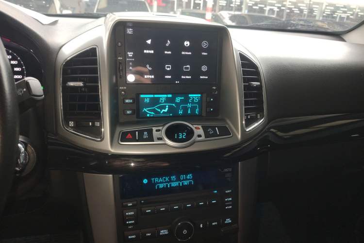 Used Chevrolet Captiva 2017 2.4L 4x4 Flagship Edition 7-Seater