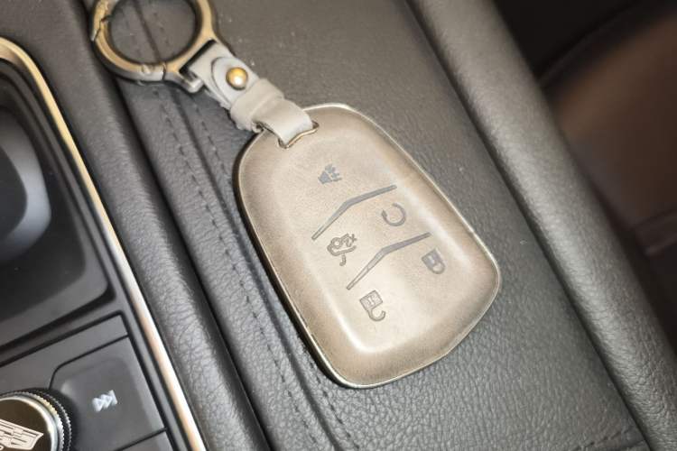 Used Cadillac XT6 2021 2.0T Six-Seater Four-Wheel-Drive Luxury Version
