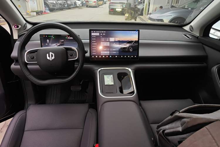 Used Leapmotor C16 2026 Extended-Range 280 LiDAR Zhizun Edition 6 Seats
