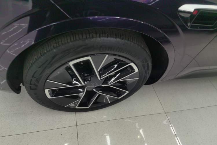 Used  11 2025 Ultra Extended-Range Edition