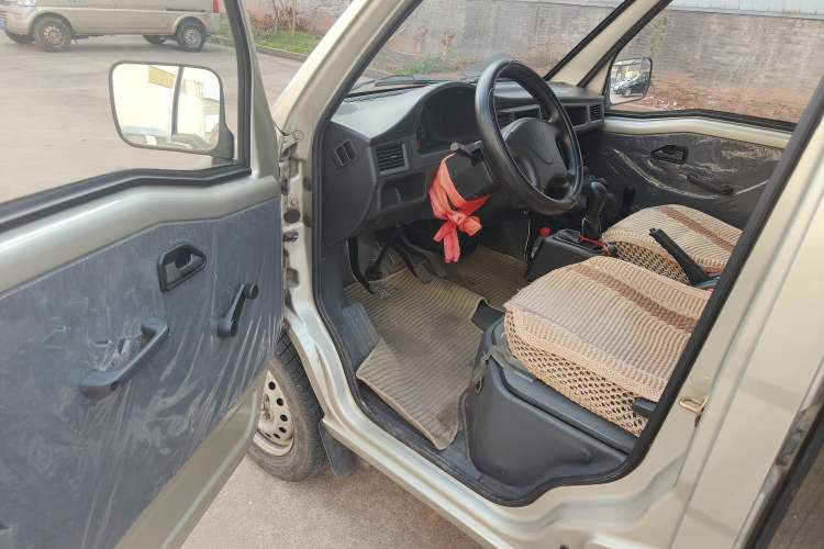 Used Wuling Zhiguang 2015 1.2L Practical LS-I Model