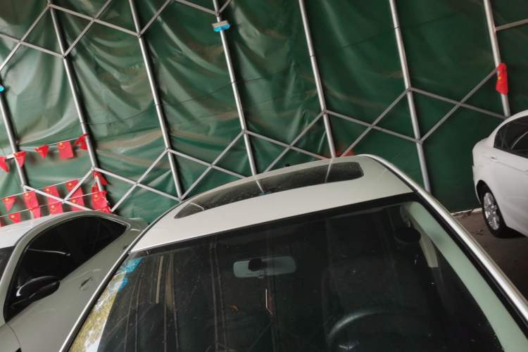 Used Nissan Tiida 2016 1.6L CVT Cool Dynamic Edition
