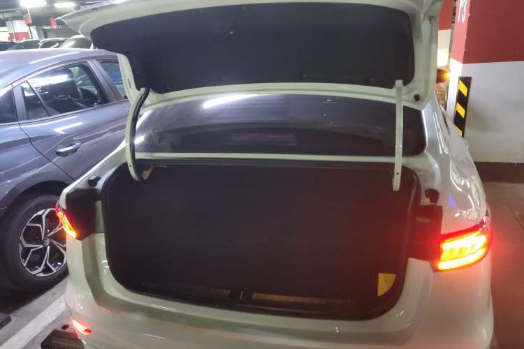 Used Geely Auto Emgrand 2025 4th Generation 1.5L CVT Longteng Edition