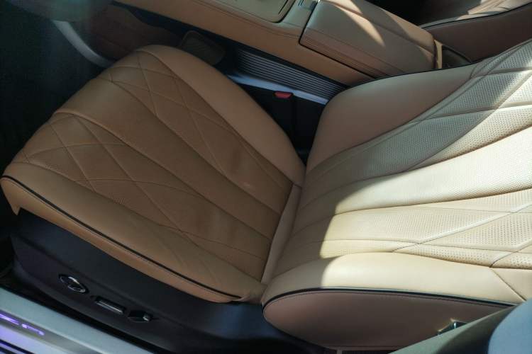 Used Denza D9 2024 DM-i 980 Four-Wheel Drive Prestige Model