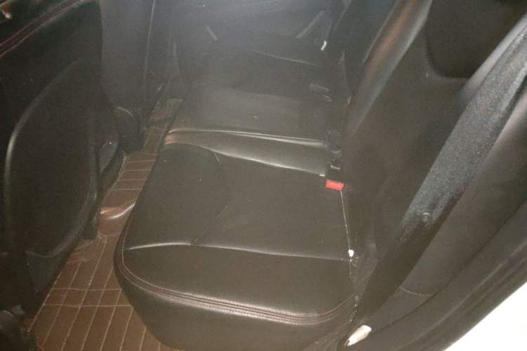 Used Roewe W5 2014 1.8T 2WD Automatic Tharu Special Edition