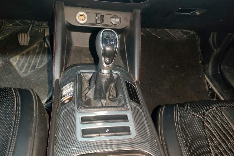 Used Changan CS55 2017 1.5T Manual Colorful Edition
