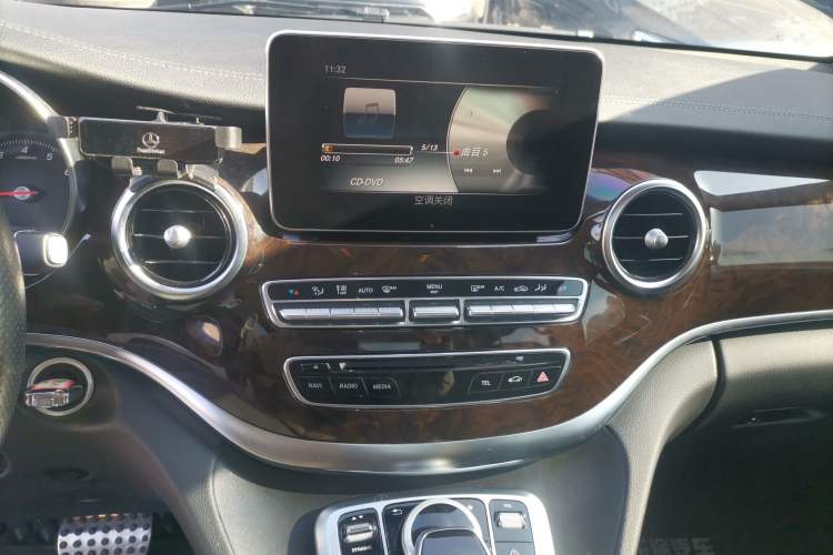 Used Mercedes-Benz V-Class 2017 V 260 L Prestige Extended Edition