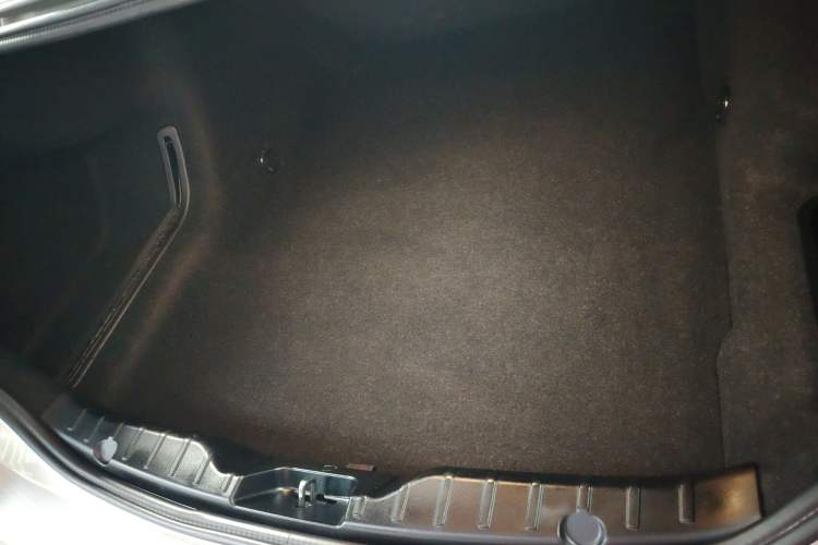 Used BMW 5 Series 2017 528Li Leading Model
