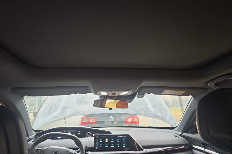 Used Changan UNI-V iDD 2023 ZhiDian iDD 1.5T 113km ZhiKu Model
