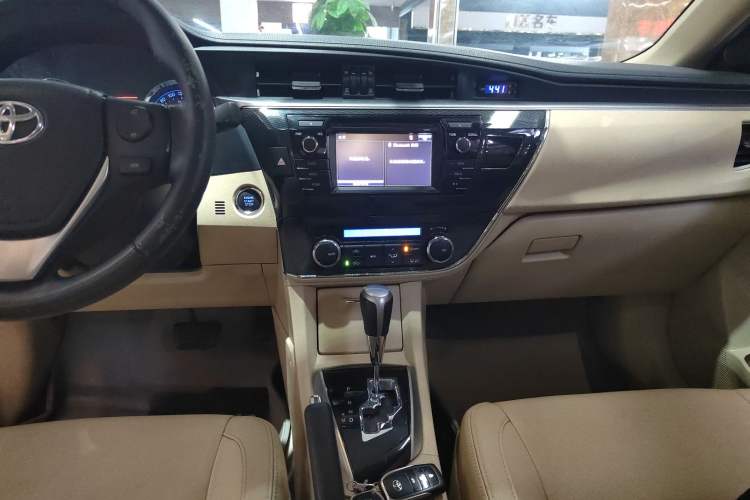 Used Toyota Corolla 2014 1.6L CVT GLX-i