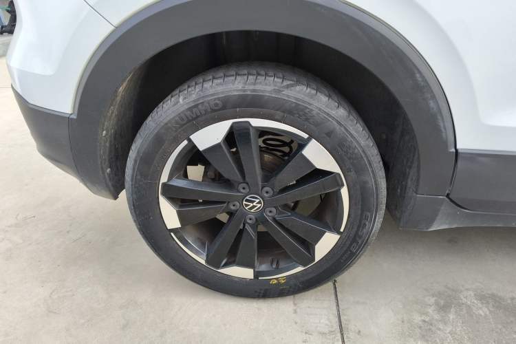 Used Volkswagen Tacqua 2021 200TSI DSG JoyConnect Edition