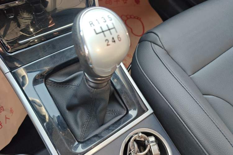 Used Haval H2 2016 Red Label 1.5T Manual Two-Wheel Drive Elite Model
