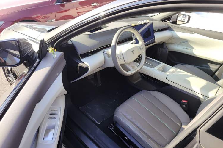 Used  L07 2025 230 Ultra with DeepBlue Intelligent Driving AD PRO Extended-Range Version
