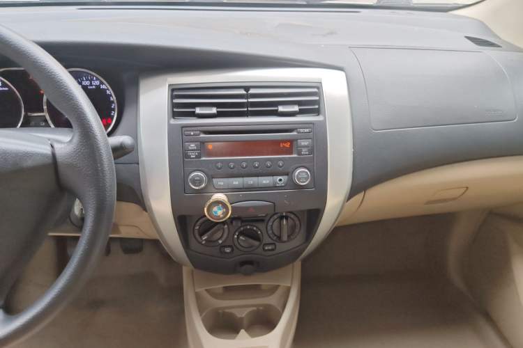 Used Nissan Livina 2015 1.6XE Manual Comfort Edition
