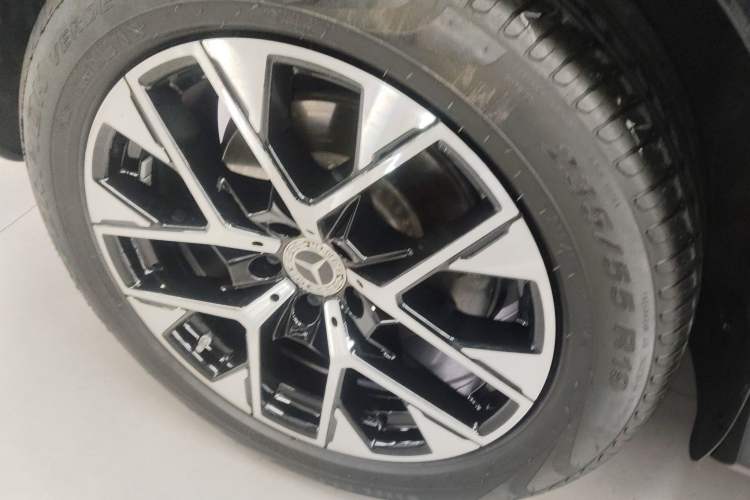 Used Mercedes-Benz GLC 2023 GLC 260 L 4MATIC Luxury Model 5 Seats
