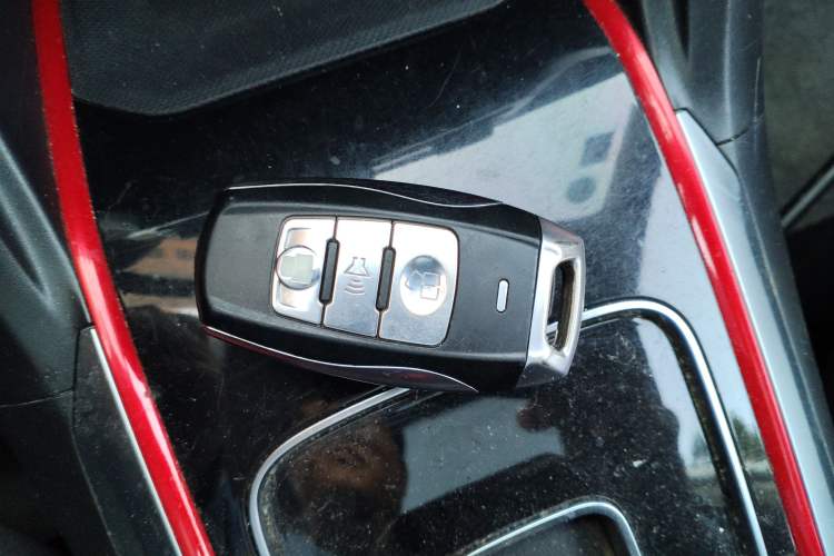 Used Haval H2 2018 Blue-Label 1.5T Dual-Clutch Two-Wheel-Drive Luxury Model