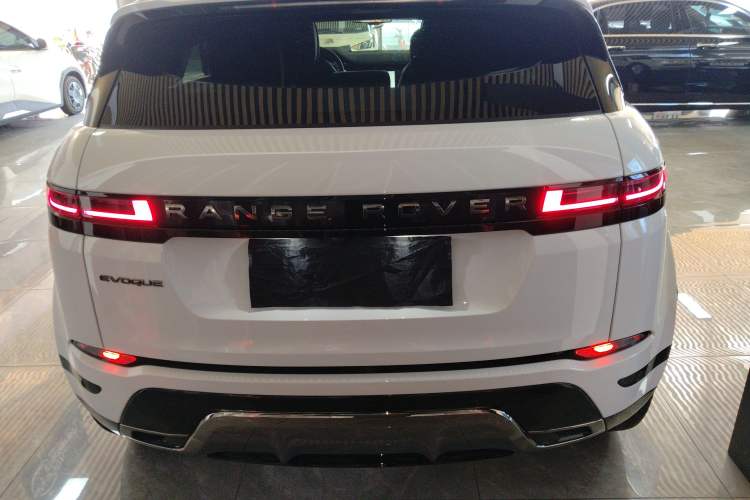 Used Land Rover Range Rover Evoque 2024 Aurora L 249 PS Prestige Light-Chasing Edition
