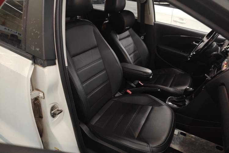 Used Volkswagen Polo 2014 1.6L Automatic Luxury Edition