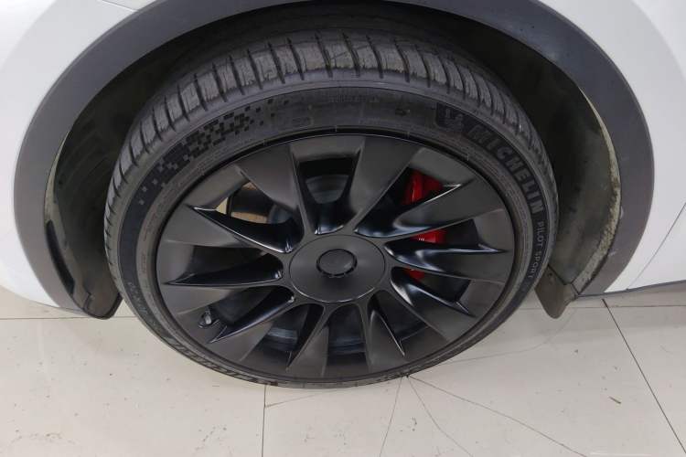 Used Tesla Model Y 2024 Long-Range All-Wheel-Drive Version