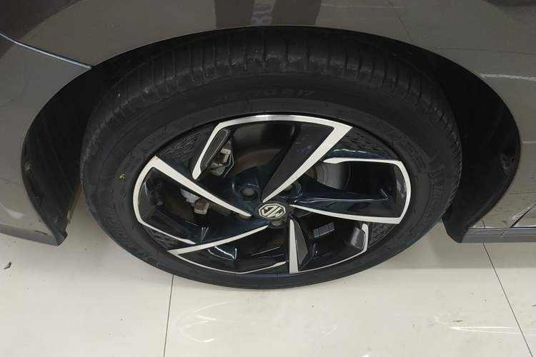 Used MG 5 2021 300TGI DCT Elegant Luxury Edition
