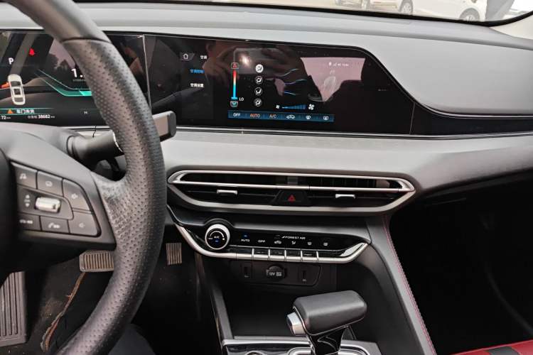 Used Changan Eado 2021 PLUS Blue Whale NE 1.4T GDI DCT Flagship Model
