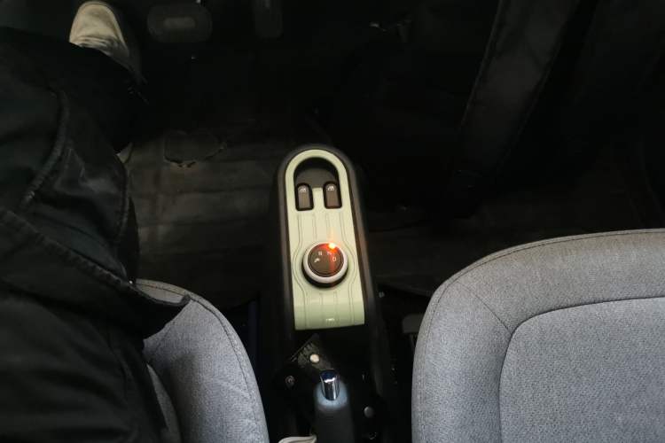 Used Wuling Hongguang MINIEV 2022 Macaron Premium Model – Lithium Iron Phosphate
