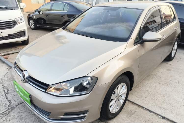 Used Volkswagen Golf 2016 1.6L Automatic Fashion Model
