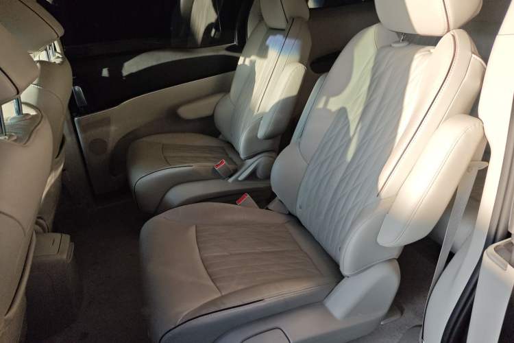 Used Buick GL8 2021 Land Cruiser Executive Class 652T Luxury Model
