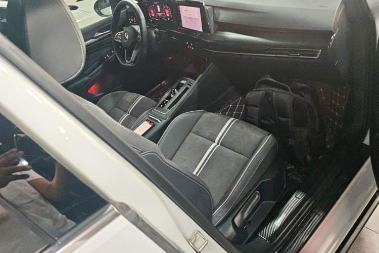 Used Volkswagen Golf 2023 Facelift 280TSI DSG R-Line Lite