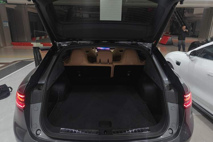 Used Hima Luxeed R7 2024 All-Electric 667 km Max
