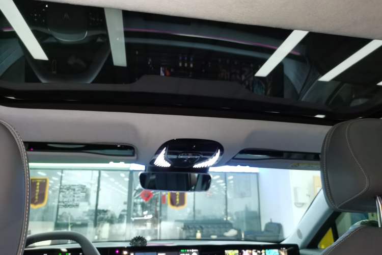 Used VOYAH PASSION 2023 Four-Wheel Drive Standard Edition