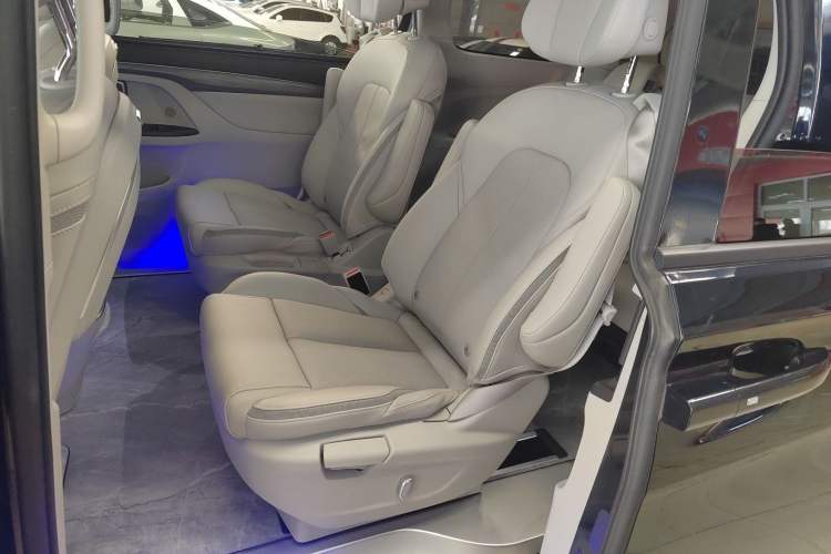 Used Buick GL8 2023 ES Lu Zun Deluxe and Yue Edition