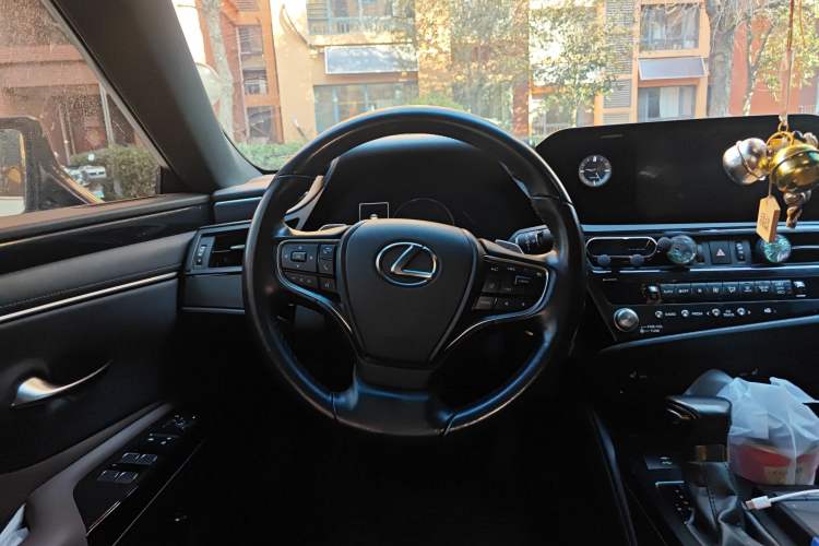 Used Lexus ES 2021 200 Excellence Edition