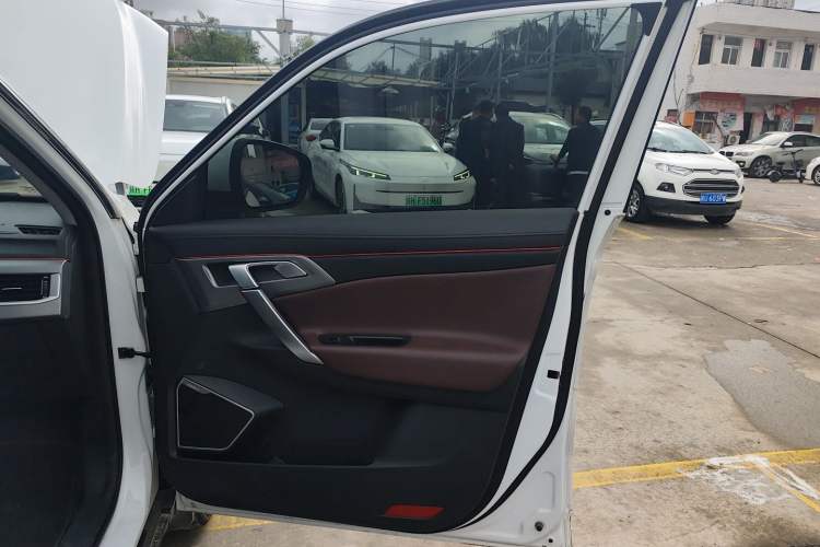 Used Geely Auto Emgrand X7 Sport 2022 1.8TD DCT Zhiya Trim
