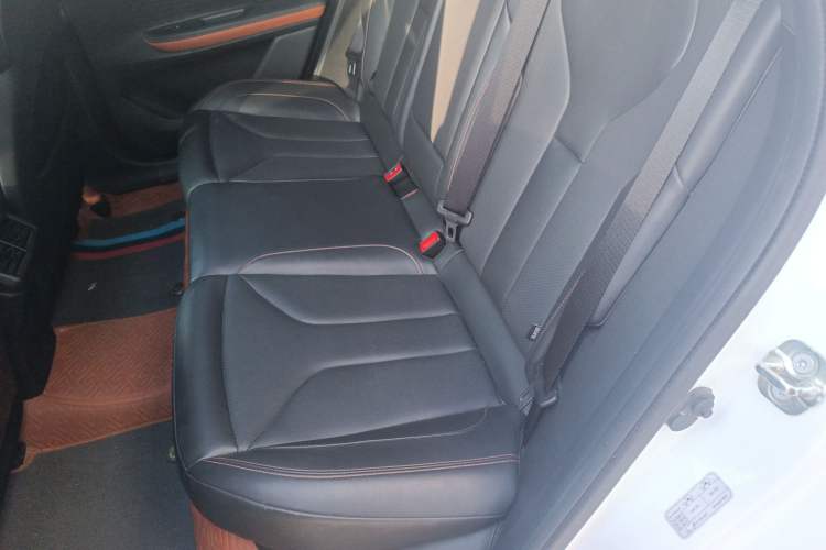 Used Changan UNI-V 2023 1.5T Prestige Model
