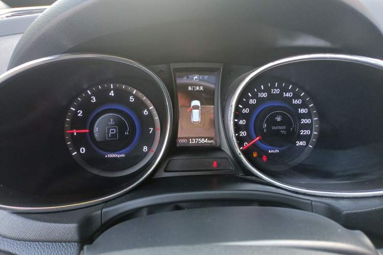 Used Hyundai Santa Fe Classic 2013 3.0L 4x4 Premium Edition 7-Seater Euro IV
