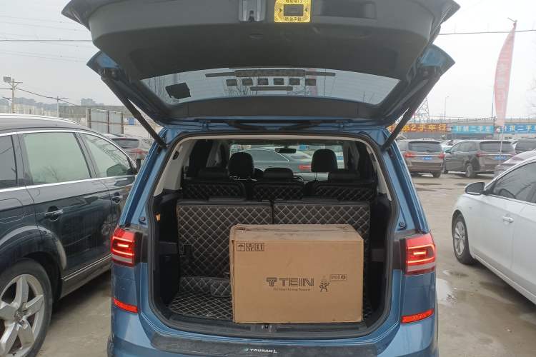 Used Volkswagen Touran 2021 Volkswagen Touran L 280TSI DSG Boundary Edition 7-Seater
