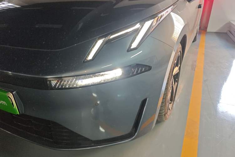 Used Lynk & Co 07 2024 EM-P 126 Long-Range Halo
