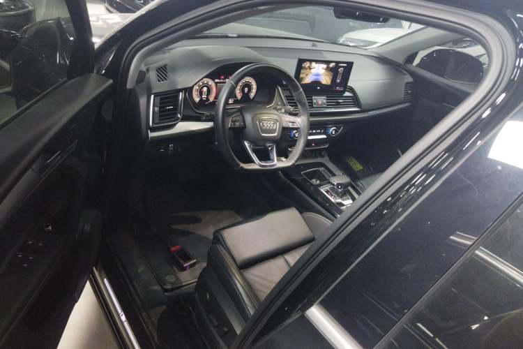 Used Audi Q5L 2022 40T Fashionable and Dynamic Model
