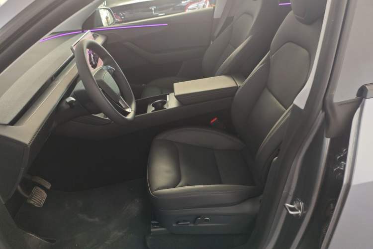 Used Tesla Model Y 2025 Updated Version Long-Range All-Wheel Drive
