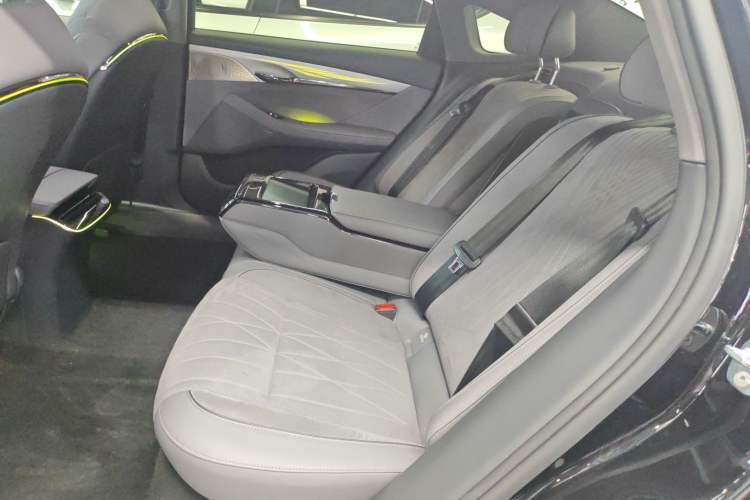 Used VOYAH PASSION 2023 Four-Wheel Drive Long-Range Version
