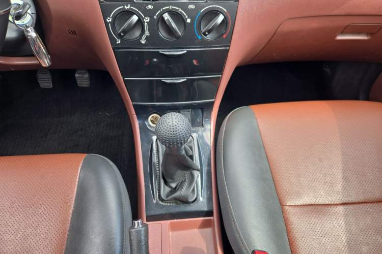 Used BYD F3 2012 Energy-Saving Edition 1.5L Manual Comfort Model
