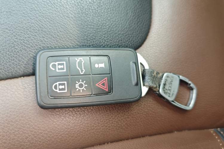 Used Volvo XC60 2017 T5 AWD Smart Upgrade Edition
