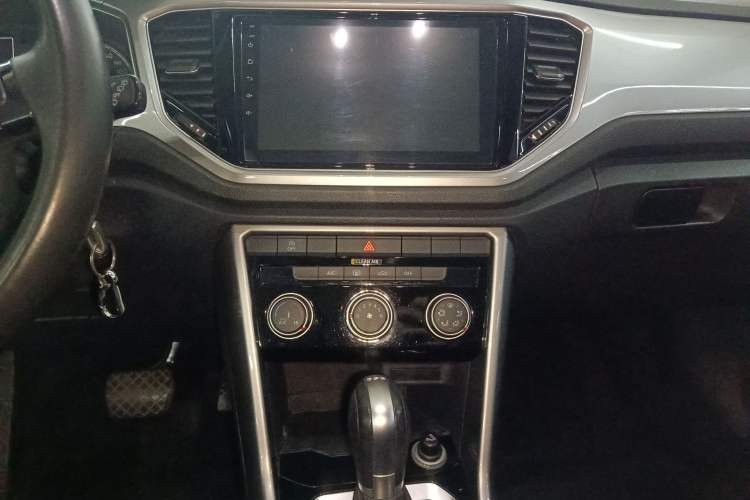 Used Volkswagen T-ROC 2018 230TSI DSG Two-Wheel Drive Advanced Version China V Standard