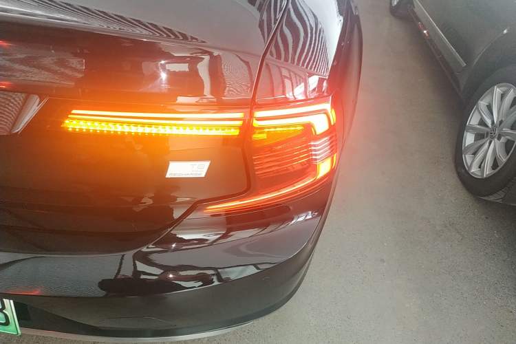 Used Volvo S90 New Energy 2021 T8 eDrive Hybrid Zhiyi Luxury Edition
